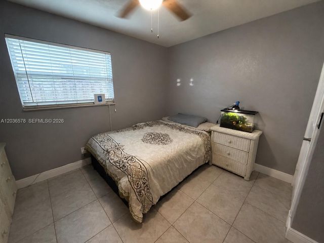 3327 Taft St, Hollywood, FL 33021