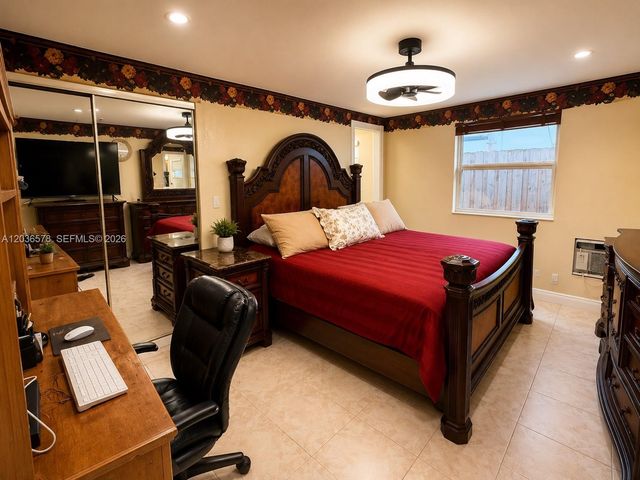 3327 Taft St, Hollywood, FL 33021