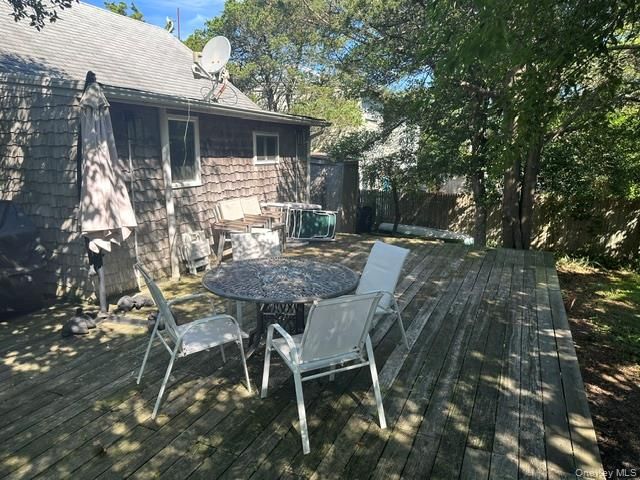 86 Gerard Walk, Cherry Grove, NY 11782