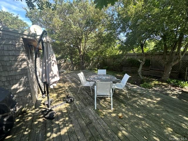 86 Gerard Walk, Cherry Grove, NY 11782