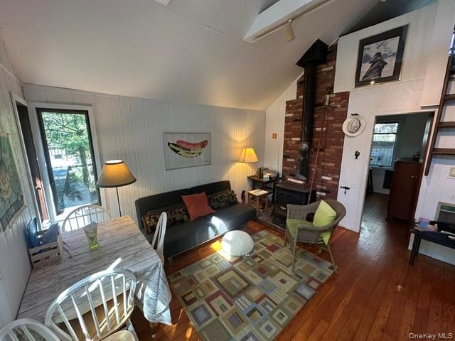 86 Gerard Walk, Cherry Grove, NY 11782