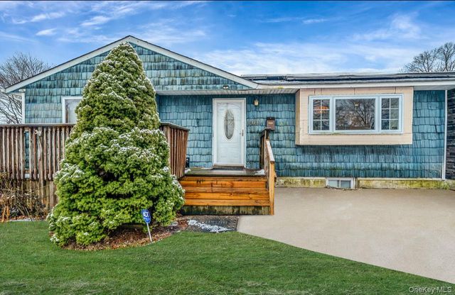 160 Stahley Street, Brentwood, NY 11717