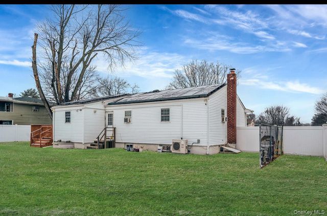 160 Stahley Street, Brentwood, NY 11717