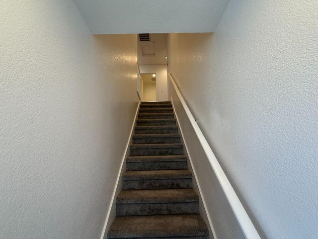 571 Jason Dr, Turlock, CA 95380