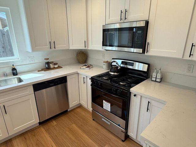 571 Jason Dr, Turlock, CA 95380