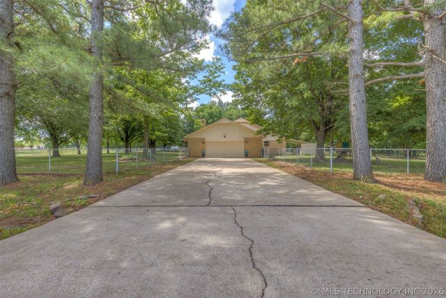 33256 E 164th Street S, Coweta, OK 74429