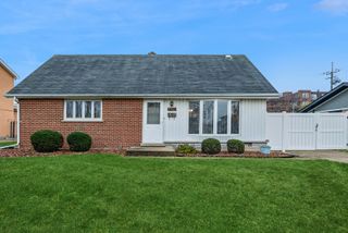 7101 Stanford Drive, Bridgeview, IL 60455