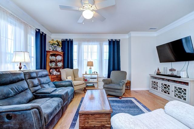 4 Francis Dr 312, Andover, MA 01810