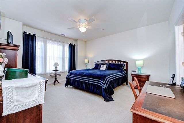 4 Francis Dr 312, Andover, MA 01810