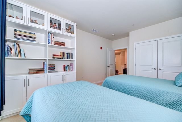 4 Francis Dr 312, Andover, MA 01810