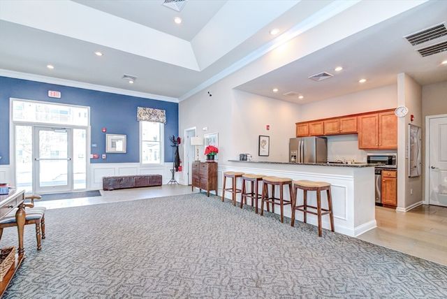 4 Francis Dr 312, Andover, MA 01810