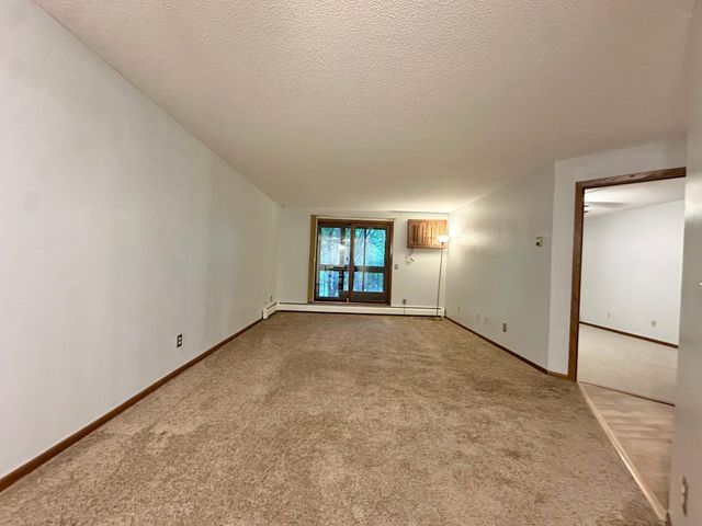999 41st Avenue NE 212, Columbia Heights, MN 55421