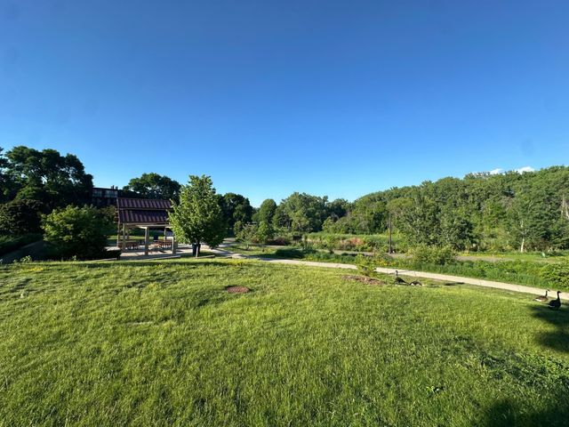 999 41st Avenue NE 212, Columbia Heights, MN 55421