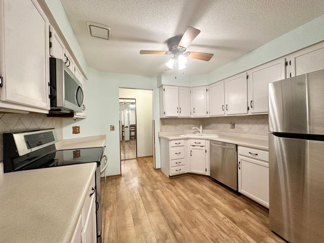999 41st Avenue NE 212, Columbia Heights, MN 55421