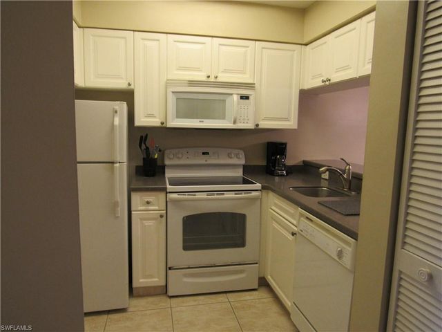 3323 Olympic DR 716, Naples, FL 34105