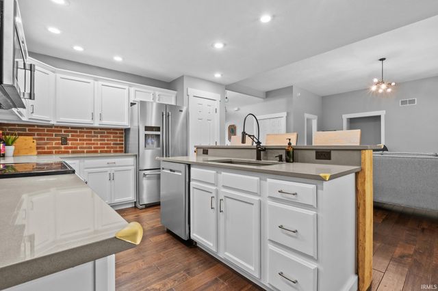 58561 Baugo Cove Drive, Elkhart, IN 46517