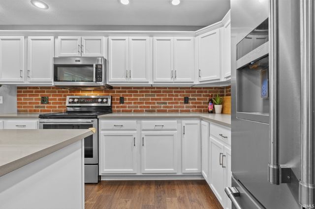58561 Baugo Cove Drive, Elkhart, IN 46517