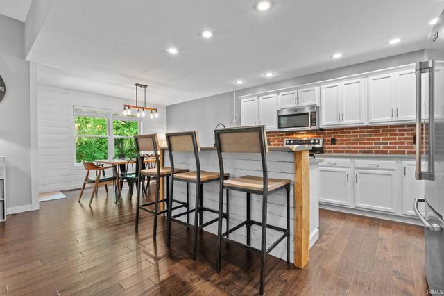 58561 Baugo Cove Drive, Elkhart, IN 46517