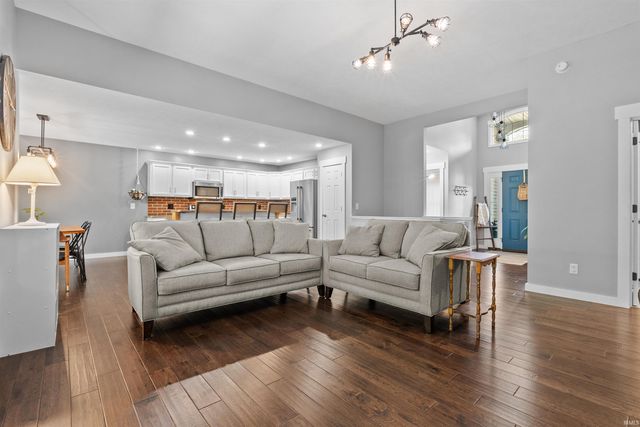 58561 Baugo Cove Drive, Elkhart, IN 46517