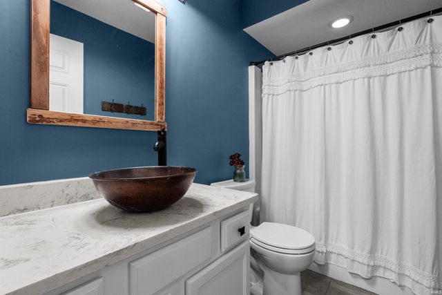 58561 Baugo Cove Drive, Elkhart, IN 46517
