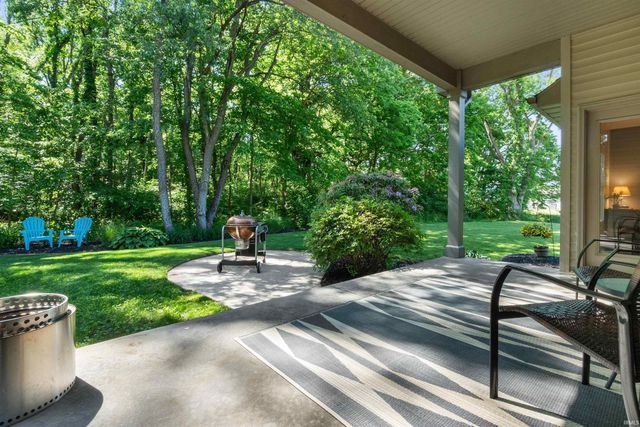 58561 Baugo Cove Drive, Elkhart, IN 46517