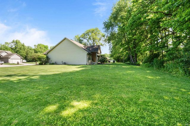 58561 Baugo Cove Drive, Elkhart, IN 46517