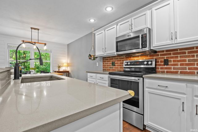 58561 Baugo Cove Drive, Elkhart, IN 46517