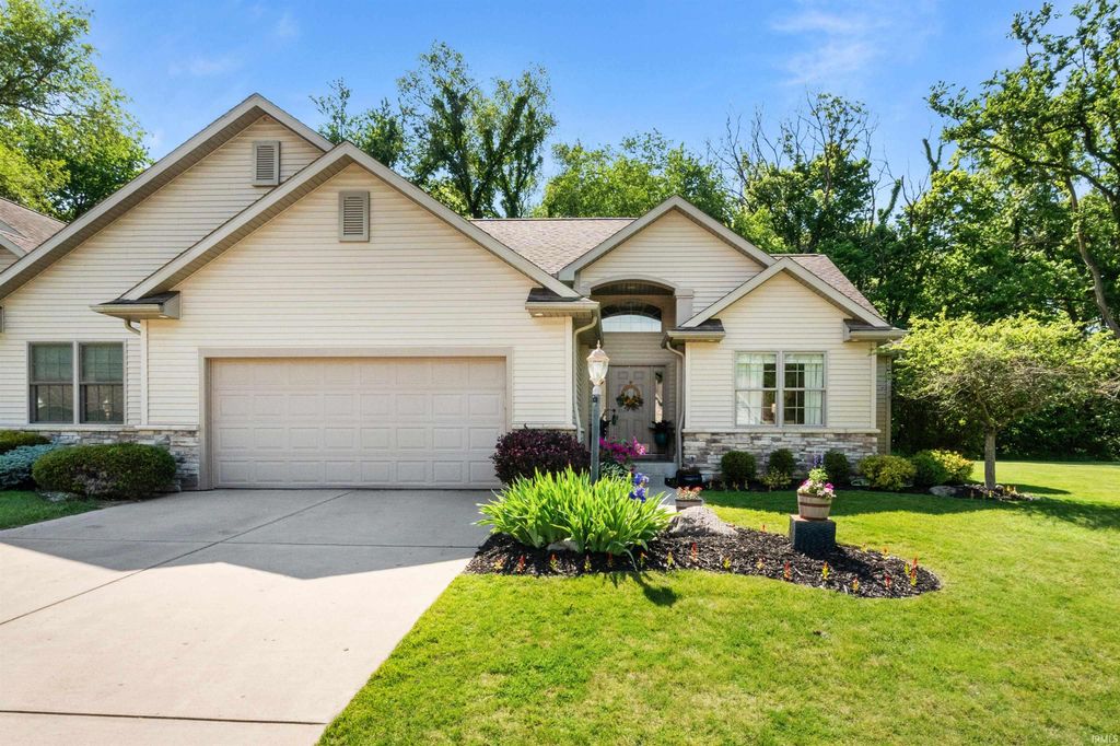 58561 Baugo Cove Drive, Elkhart, IN 46517