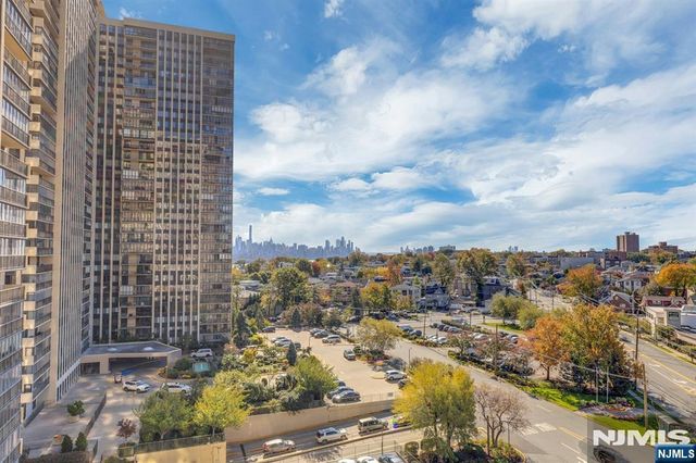 300 Winston Drive 920, Cliffside Park, NJ 07010