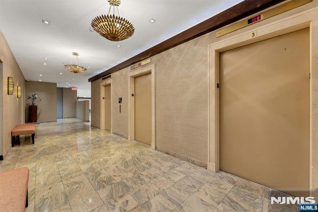 300 Winston Drive 920, Cliffside Park, NJ 07010
