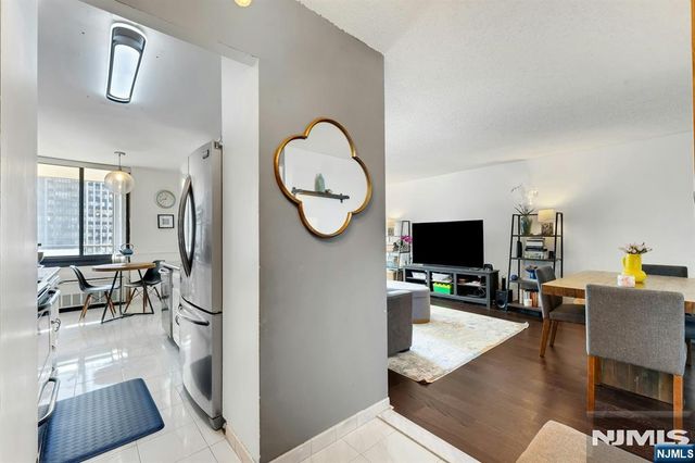 300 Winston Drive 920, Cliffside Park, NJ 07010