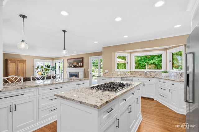 2124 University Drive, Naperville, IL 60565
