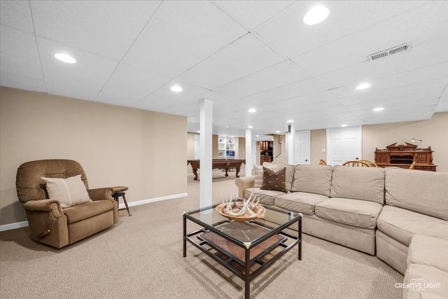 2124 University Drive, Naperville, IL 60565