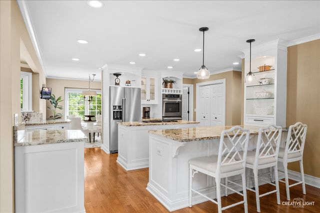 2124 University Drive, Naperville, IL 60565