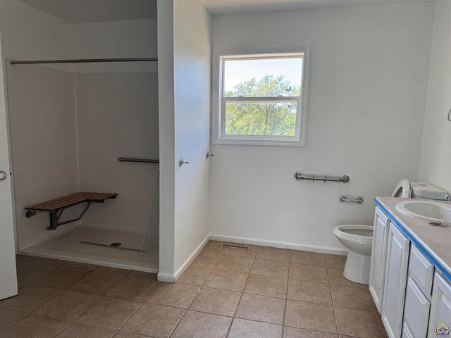 13450 S Topeka AVE, Carbondale, KS 66414