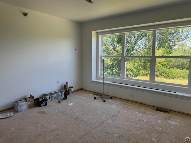 13450 S Topeka AVE, Carbondale, KS 66414