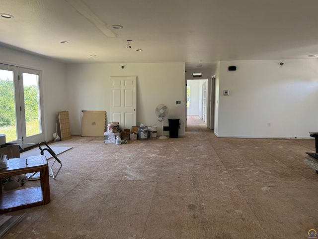 13450 S Topeka AVE, Carbondale, KS 66414