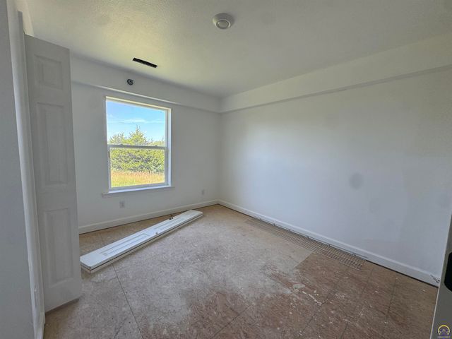 13450 S Topeka AVE, Carbondale, KS 66414