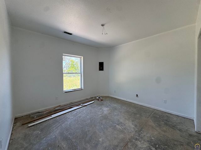 13450 S Topeka AVE, Carbondale, KS 66414