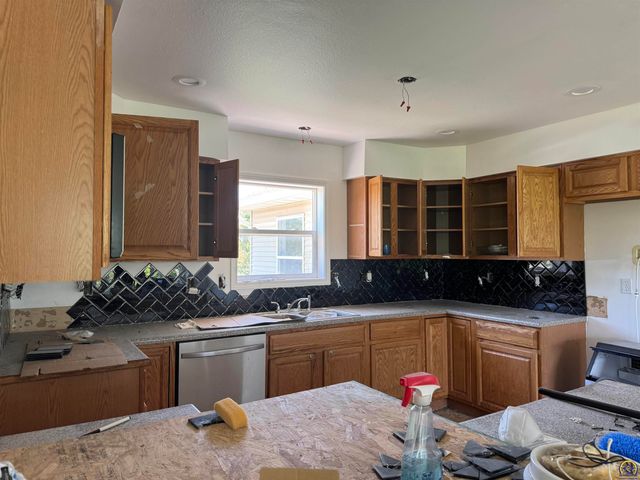 13450 S Topeka AVE, Carbondale, KS 66414