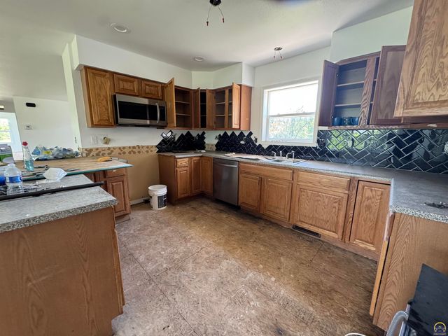 13450 S Topeka AVE, Carbondale, KS 66414