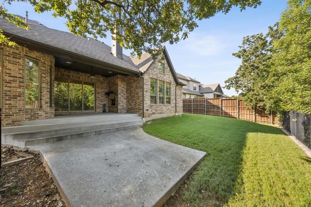 204 Chisholm Trail, Highland Village, TX 75077