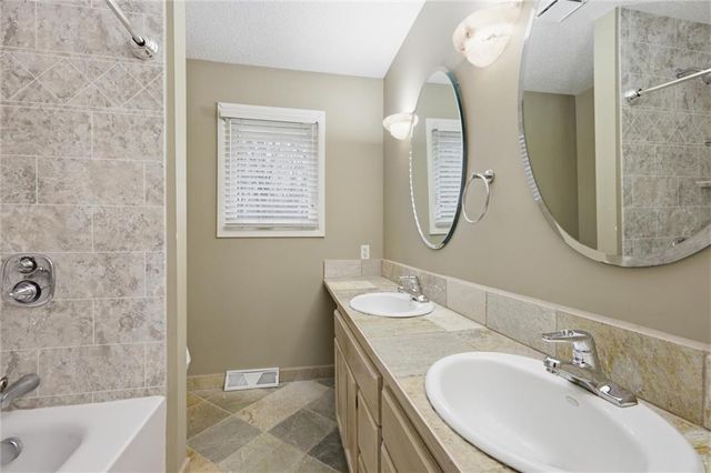 3601 56th Street, Kansas City, MO 64151