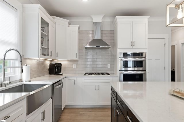 528 Coolwater Drive, Taylors, SC 29687