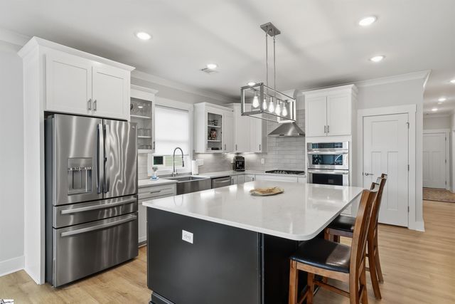 528 Coolwater Drive, Taylors, SC 29687