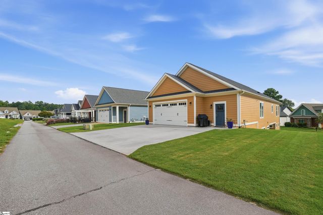 528 Coolwater Drive, Taylors, SC 29687