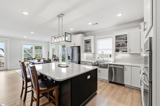 528 Coolwater Drive, Taylors, SC 29687
