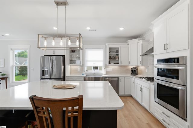 528 Coolwater Drive, Taylors, SC 29687