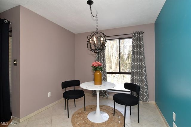 6340 Greenwood Pky 205, Sagamore Hills, OH 44067