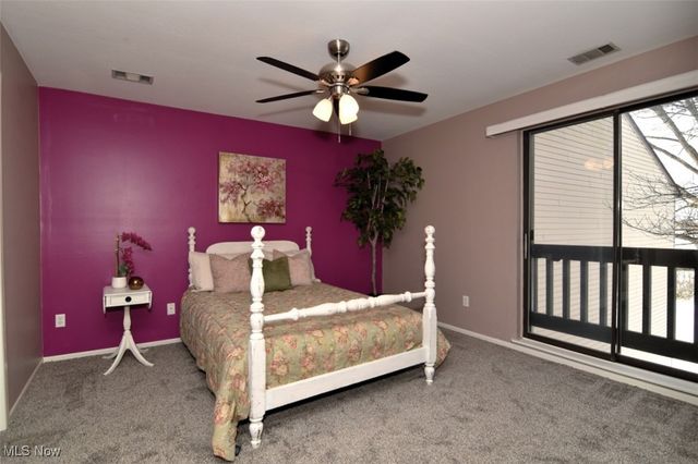 6340 Greenwood Pky 205, Sagamore Hills, OH 44067